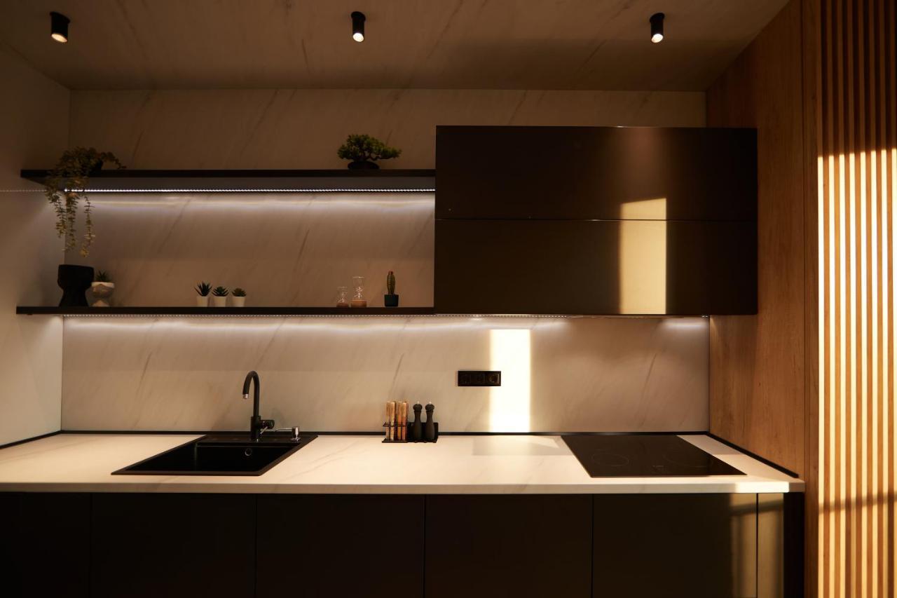 Quiboo Cosmopolit Apartment Brasov Luaran gambar