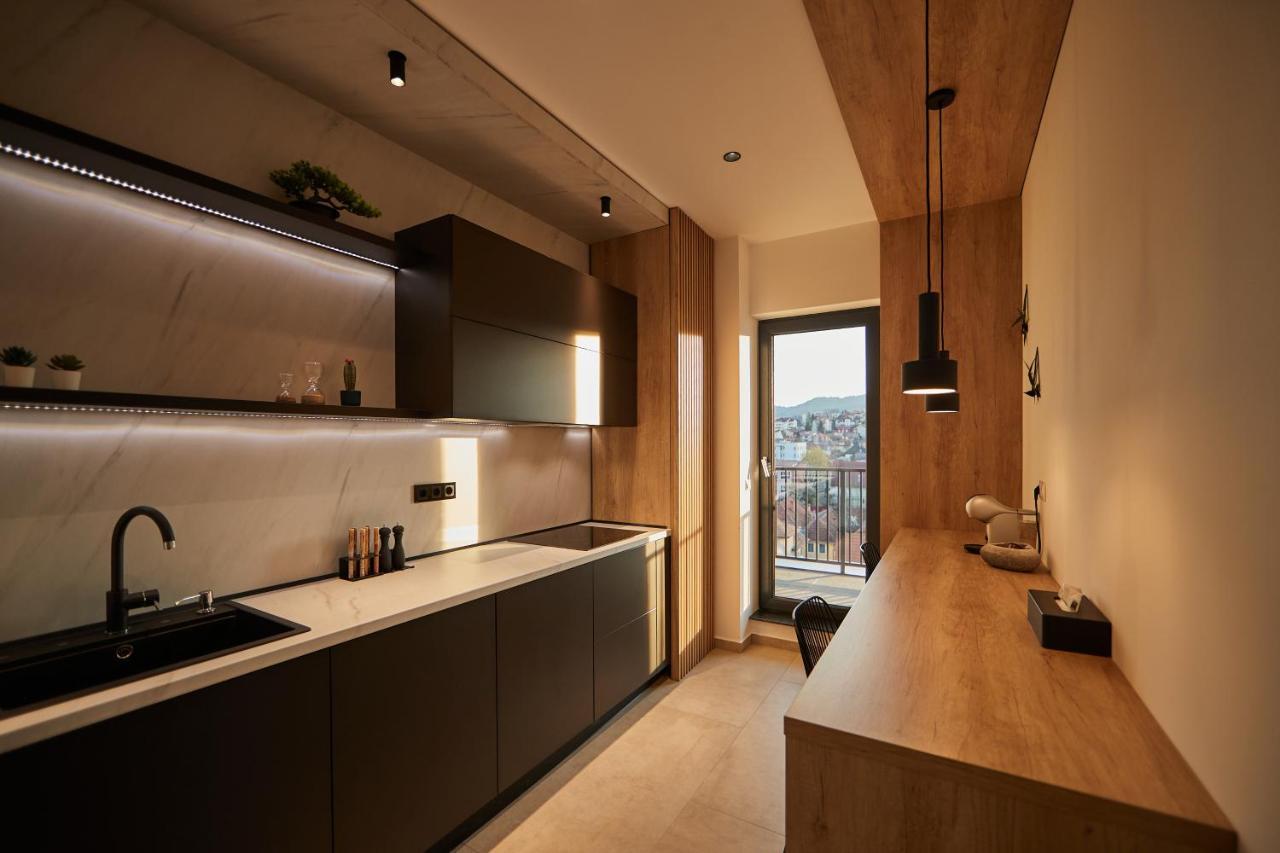 Quiboo Cosmopolit Apartment Brasov Luaran gambar