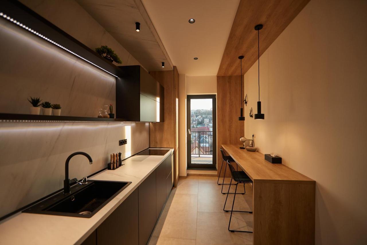 Quiboo Cosmopolit Apartment Brasov Luaran gambar