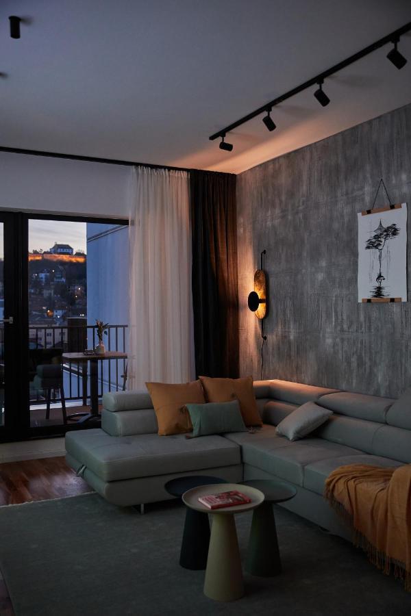 Quiboo Cosmopolit Apartment Brasov Luaran gambar