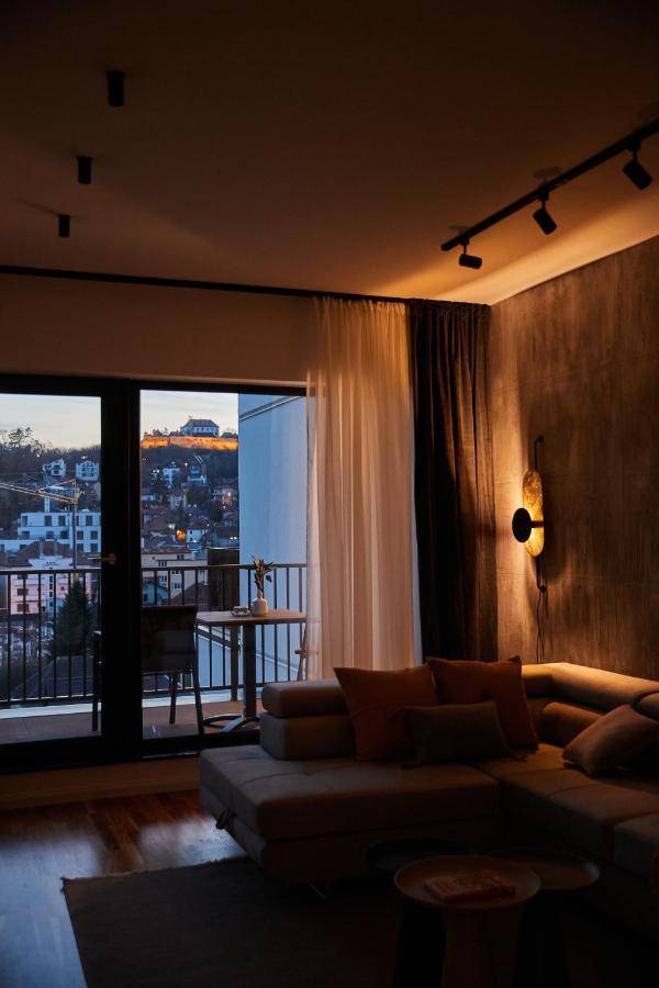 Quiboo Cosmopolit Apartment Brasov Luaran gambar