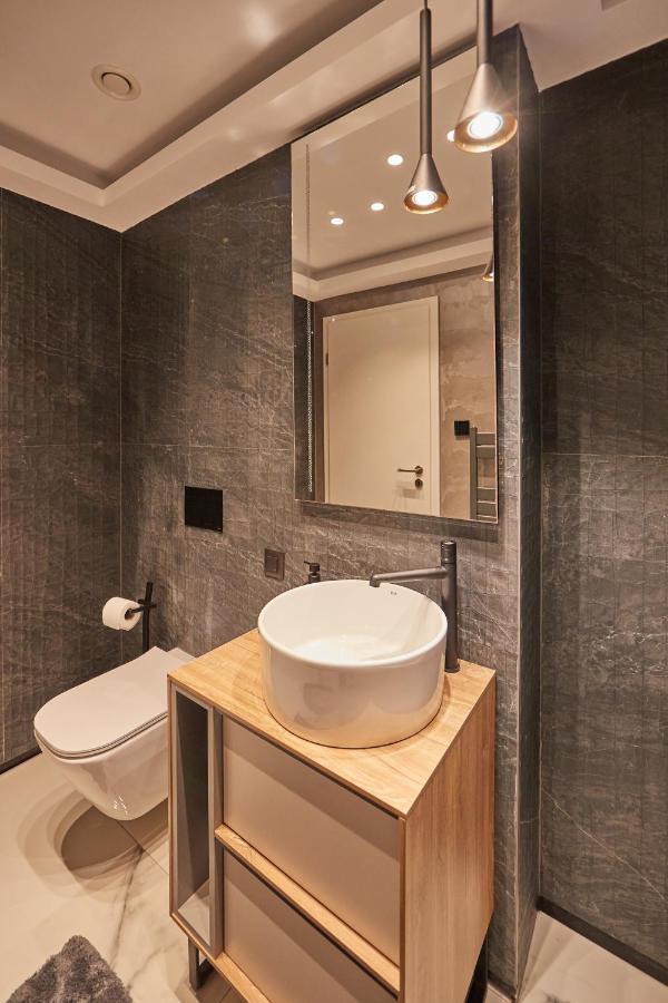 Quiboo Cosmopolit Apartment Brasov Luaran gambar