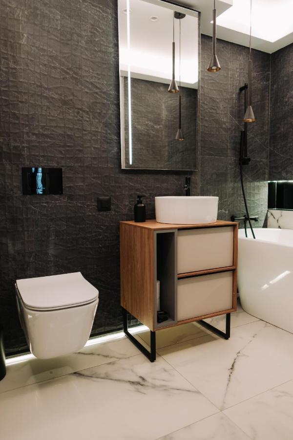 Quiboo Cosmopolit Apartment Brasov Luaran gambar