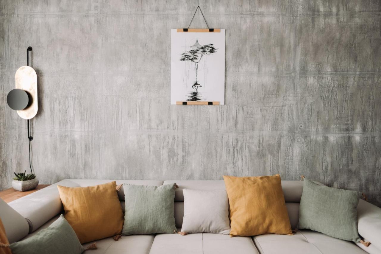 Quiboo Cosmopolit Apartment Brasov Luaran gambar